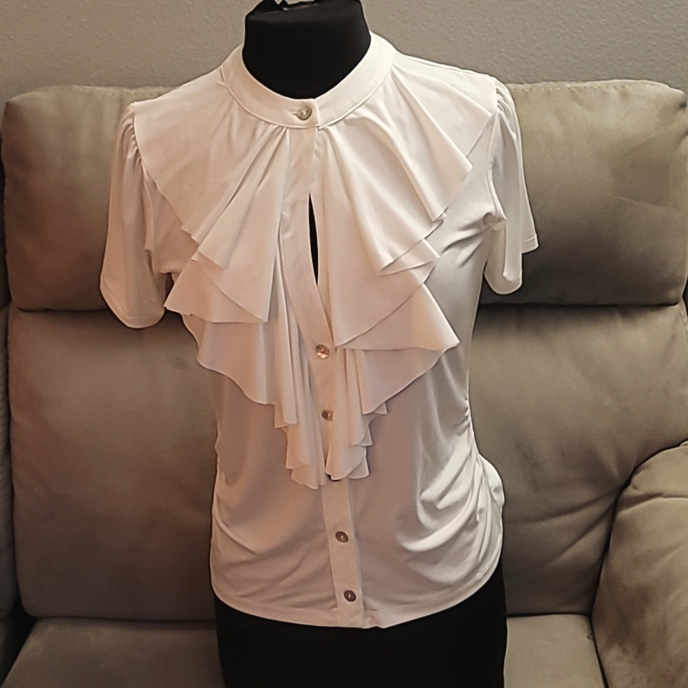 Whit shirt